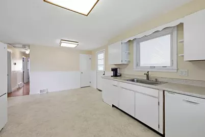 134 Bridle Path Cir, Ludlow, MA 01056 - Photo 9