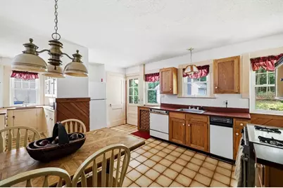 121 Farmington Ave, Longmeadow, MA 01106 - Photo 5