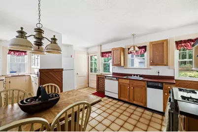 121 Farmington Ave, Longmeadow, MA 01106 - Photo 17