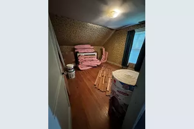 21 Dryden St, Worcester, MA 01605 - Photo 9