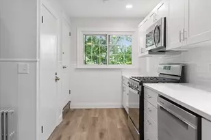 21-23 Richards Rd, Watertown, MA 02472 - Photo 15