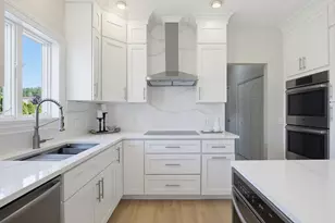 226 Olympic Rd, Somerset, MA 02726 - Photo 5