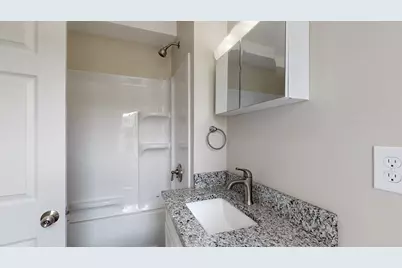 10 Fifth Ave #2, Webster, MA 01570 - Photo 9