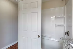 10 5th Ave, Webster, MA 01570 - Photo 11