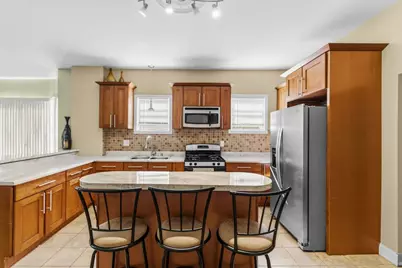 998 Middle, Fall River, MA 02721 - Photo 11