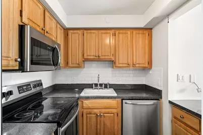 1025 Hancock St #4A, Quincy, MA 02169 - Photo 5