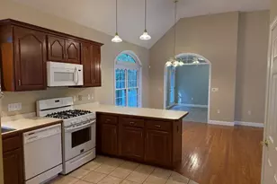 40 Holly Ln, Dracut, MA 01826 - Photo 13