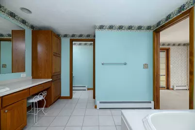 604 Quinapoxet St, Holden, MA 01520 - Photo 17