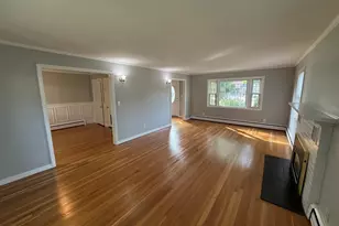 22 Arlington St, Dracut, MA 01826 - Photo 7