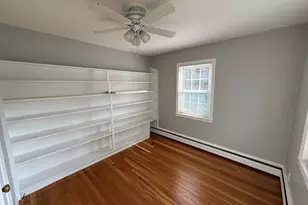 22 Arlington St, Dracut, MA 01826 - Photo 11