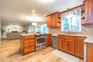 7 Bunker Cir, East Longmeadow, MA 01108 - Photo 7