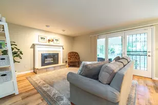 7 Bunker Cir, East Longmeadow, MA 01108 - Photo 11