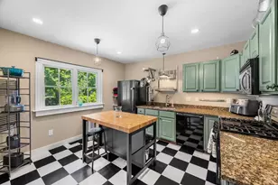 16 Budleigh Ave, Beverly, MA 01915 - Photo 11
