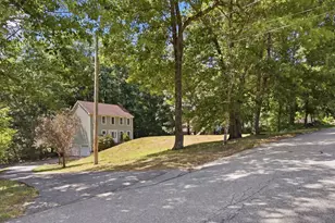 11 Navajo St, Hubbardston, MA 01452 - Photo 1