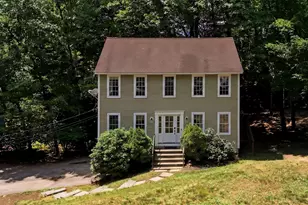 11 Navajo St, Hubbardston, MA 01452 - Photo 1