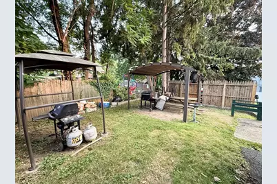 54 Ridgewood Pl, Springfield, MA 01105 - Photo 21