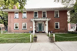 54 Ridgewood Pl, Springfield, MA 01105 - Photo 1