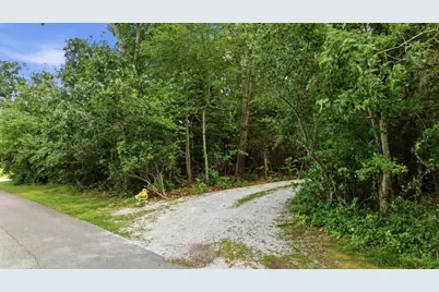 1746E Drift Rd, Westport, MA 02790 - Photo 13