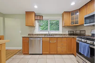 34 Sarah St, Randolph, MA 02368 - Photo 7