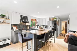 45 Cross St, Middleborough, MA 02346 - Photo 9