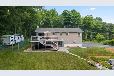22 Barnard St, Shrewsbury, MA 01545 - Photo 39
