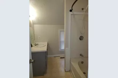 13-23 B St, Northbridge, MA 01588 - Photo 9