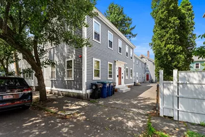 8 Saunders St, Salem, MA 01970 - Photo 3
