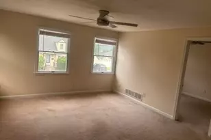 28 Farragut St, Lowell, MA 01854 - Photo 9