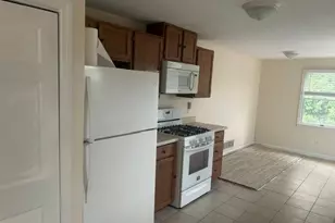 28 Farragut St, Lowell, MA 01854 - Photo 7