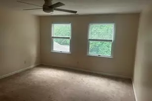 28 Farragut St, Lowell, MA 01854 - Photo 13