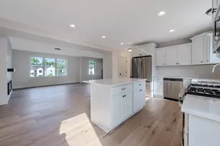 112 Genest St, Dracut, MA 01826 - Photo 7