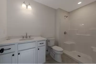 112 Genest St #17, Dracut, MA 01826 - Photo 11