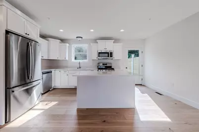 112 Genest St #18, Dracut, MA 01826 - Photo 3