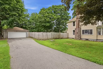 25 Pineywood Ave, Wilbraham, MA 01095 - Photo 3