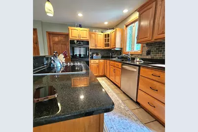 25 Robbins Ave, Dracut, MA 01826 - Photo 3