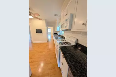 184 Parmenter Rd #2, Newton, MA 02465 - Photo 9
