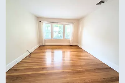 184 Parmenter Rd #2, Newton, MA 02465 - Photo 3
