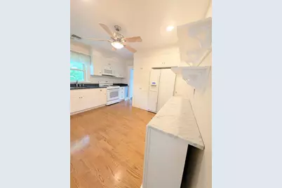 184 Parmenter Rd #2, Newton, MA 02465 - Photo 7