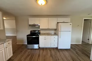 72 Vernon St, Wakefield, MA 01880 - Photo 3