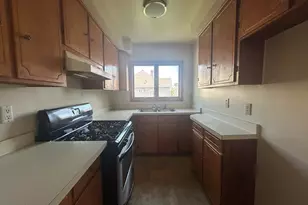 33 Sidney St, New Bedford, MA 02740 - Photo 5