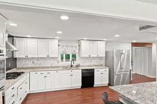 96 I St, Dracut, MA 01826 - Photo 11
