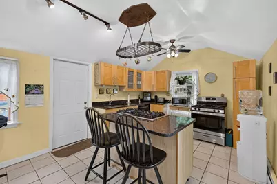 98 Parker St, New Bedford, MA 02740 - Photo 11