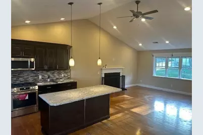 34 Carpenter Ave, Worcester, MA 01605 - Photo 13