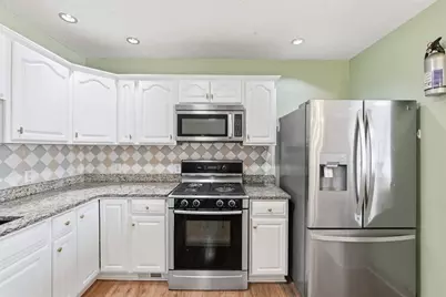 137 Reservoir Ave, Providence, RI 02907 - Photo 3