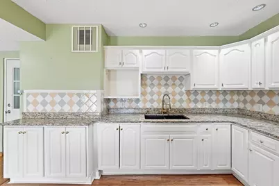 137 Reservoir Ave, Providence, RI 02907 - Photo 5