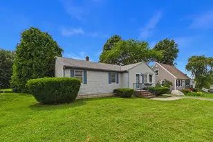 52 Valley View Dr, New Bedford, MA 02740 - Photo 3