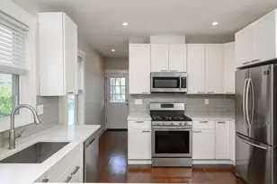 24 Mt Ida Rd, Boston, MA 02122 - Photo 3