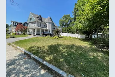 328 Highland St, Worcester, MA 01608 - Photo 1