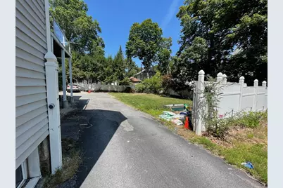 328 Highland St, Worcester, MA 01608 - Photo 3