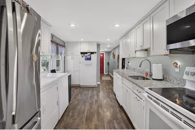 24 Temple St, Tewksbury, MA 01876 - Photo 5